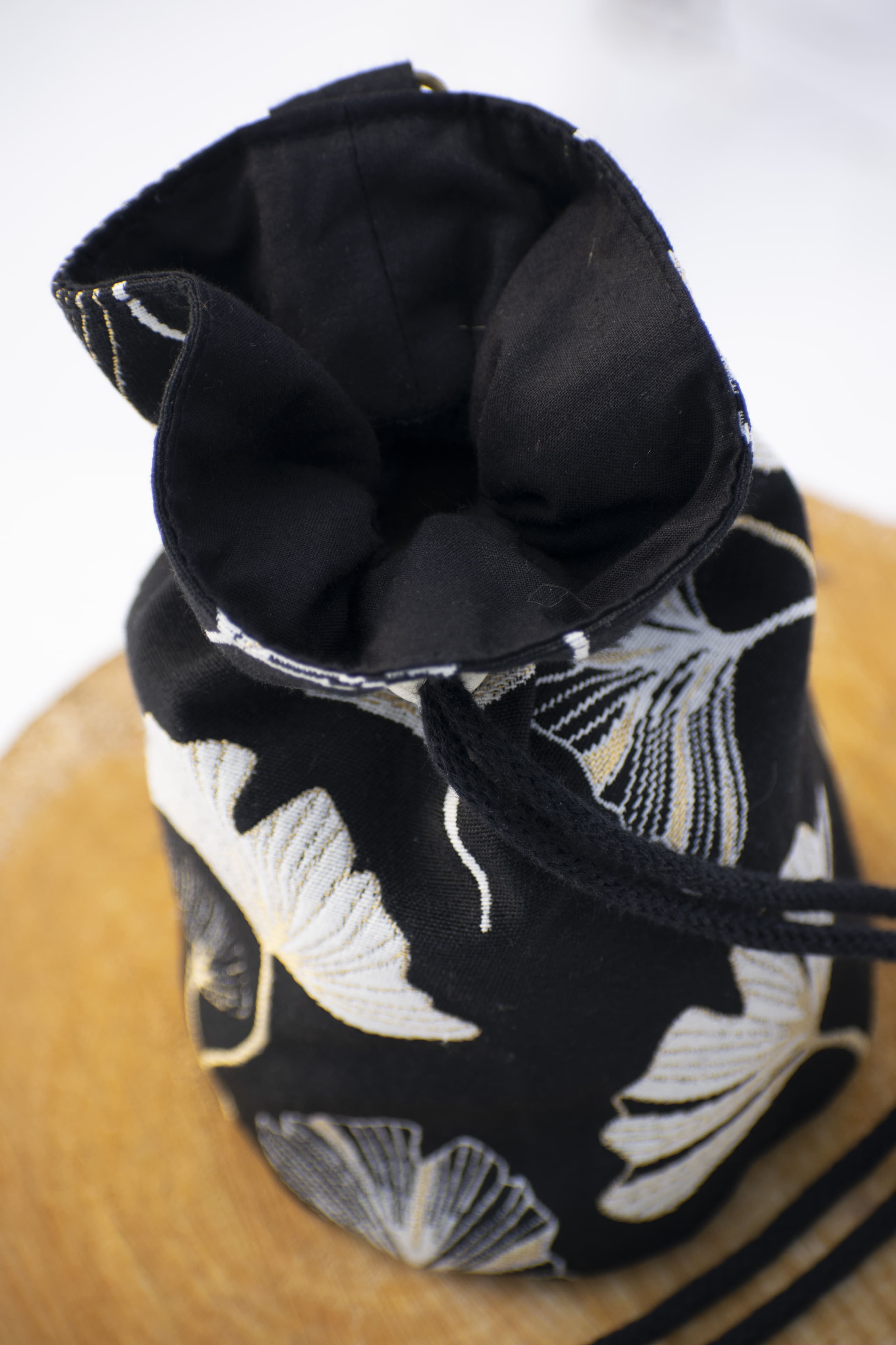 Sakiewka "Strażnika Gaju"